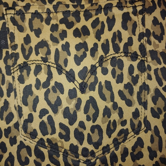 Levi's Plus Size  Leopard Pants..Size Various - Picture 9 of 10